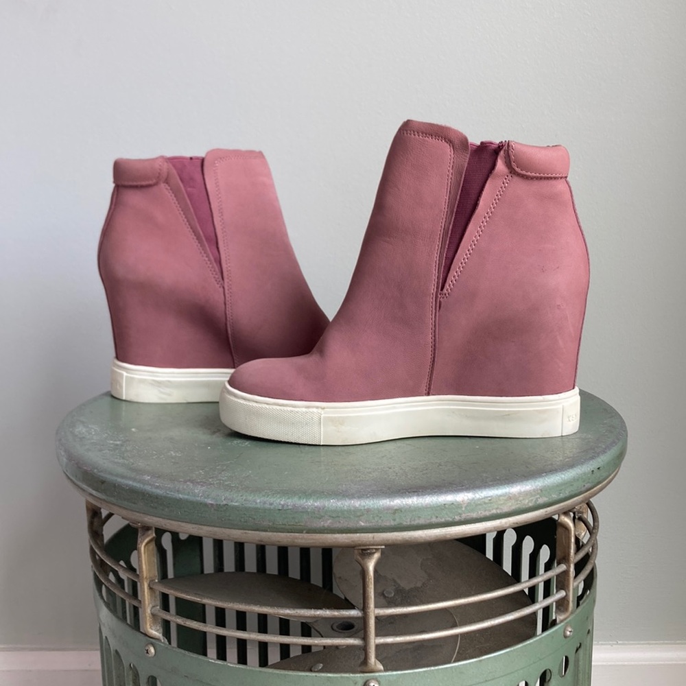 Kenneth Cole blush pink high top sneakers